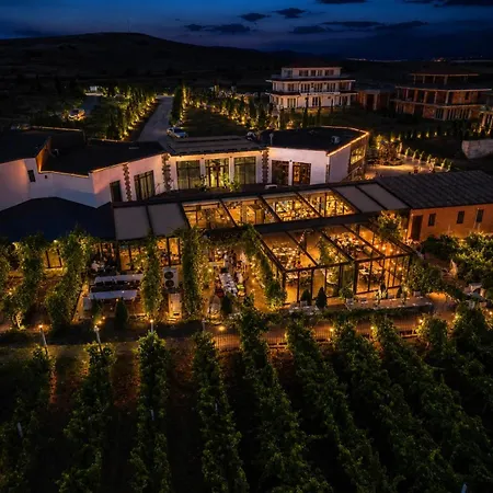 Royal Grapes Park Gasthof Tŭnkovo