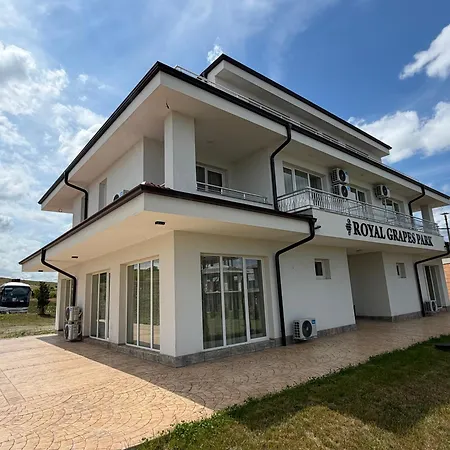 Royal Grapes Park Gasthof *